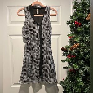 Flowy baby doll shirt women’s S black & white non maternity